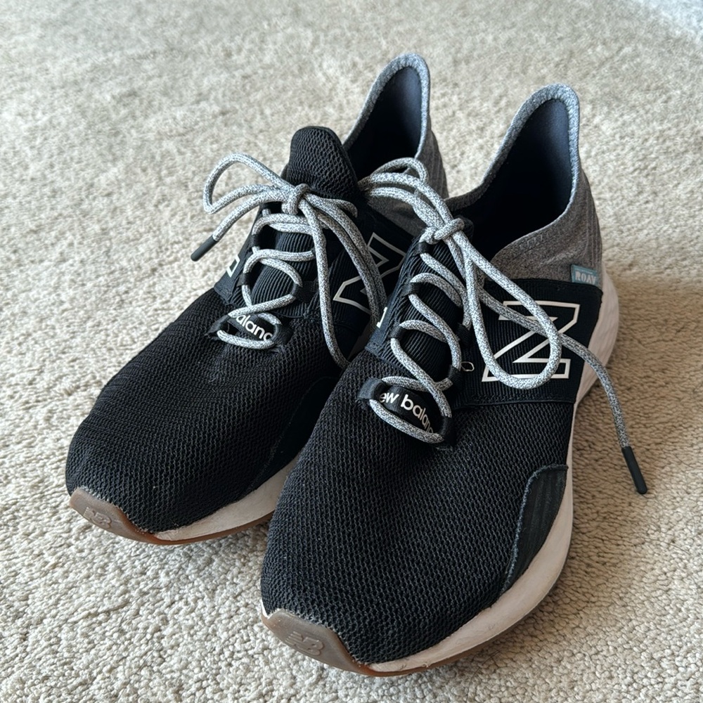 New Balance Fresh Foam Roav Sneakers Women’s 10 black gray